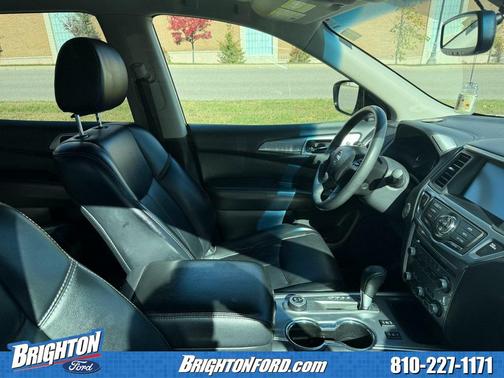 2017 Nissan Pathfinder SL