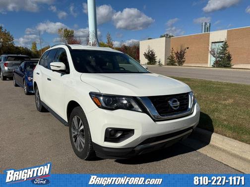 2017 Nissan Pathfinder SL