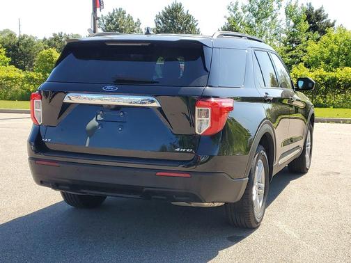 Agate Black Metallic 2024 Ford Explorer XLT