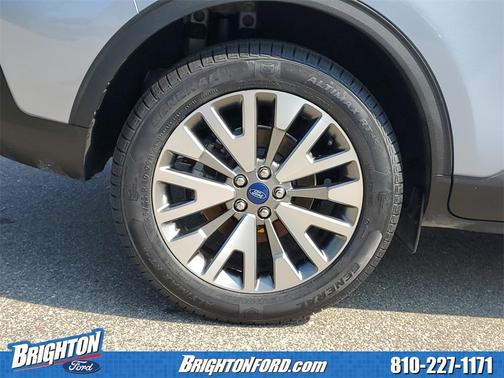 2022 Ford Escape Titanium