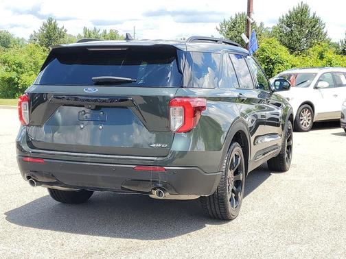 Green Metallic 2023 Ford Explorer ST-Line