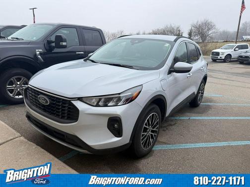 Space Silver Metallic 2025 Ford Escape PHEV SE