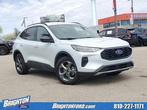 Space Silver Metallic 2025 Ford Escape ST-Line
