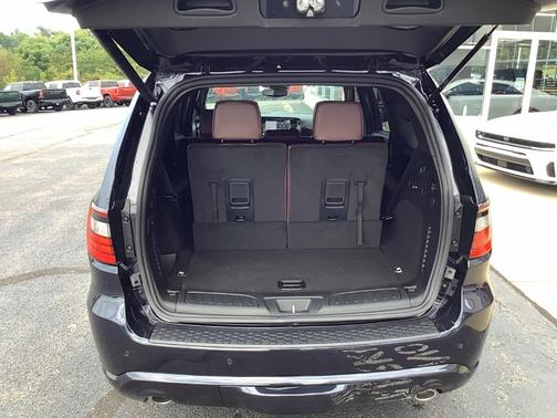 Night 2027 Dodge Durango GT HEMI