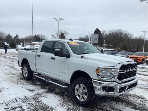 2024 RAM 2500 Big Horn Crew Cab 4x4 64' Box