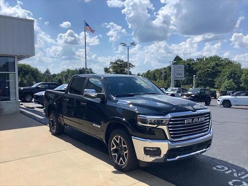 2025 RAM 1500 Laramie Crew Cab 4x4 57' Box