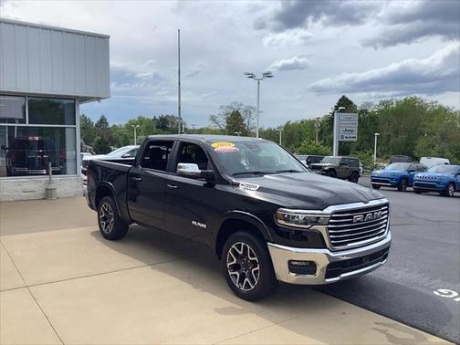 2025 RAM 1500 Laramie Crew Cab 4x4 57' Box
