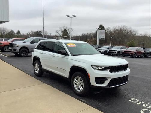 2023 Jeep Grand Cherokee Laredo 4x4