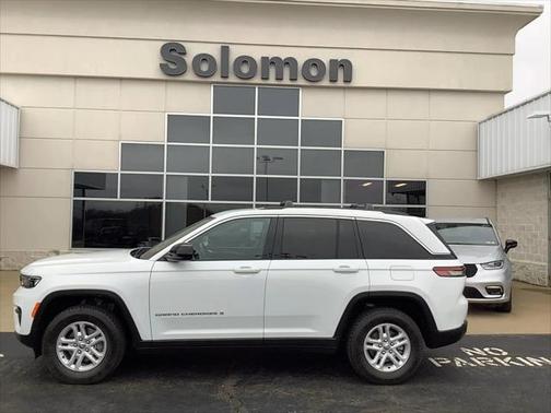 2023 Jeep Grand Cherokee Laredo 4x4