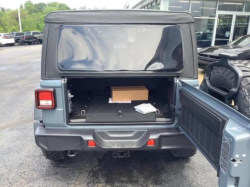 Anvil Clearcoat 2026 Jeep Wrangler Sport