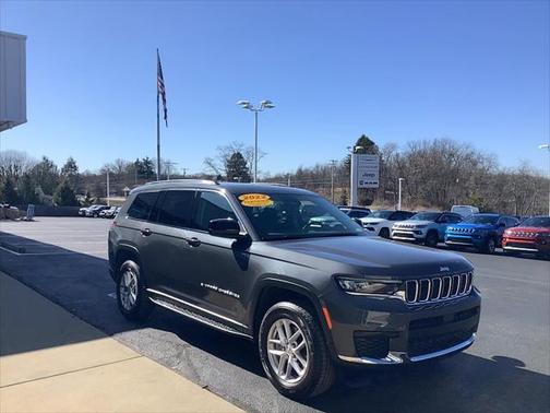 2022 Jeep Grand Cherokee L Laredo 4x4