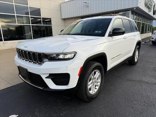 2023 Jeep Grand Cherokee Laredo 4x4
