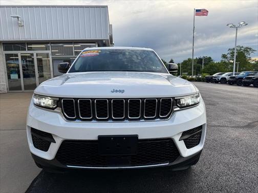 2023 Jeep Grand Cherokee Laredo 4x4