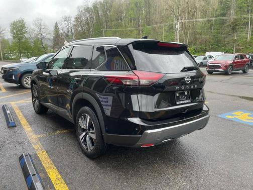 Super Black 2026 Nissan Rogue SL