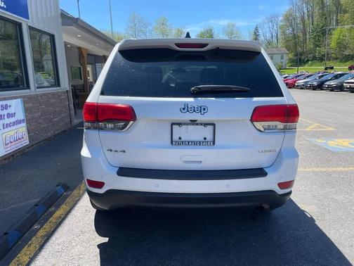 Bright White Clearcoat 2018 Jeep Grand Cherokee Laredo E