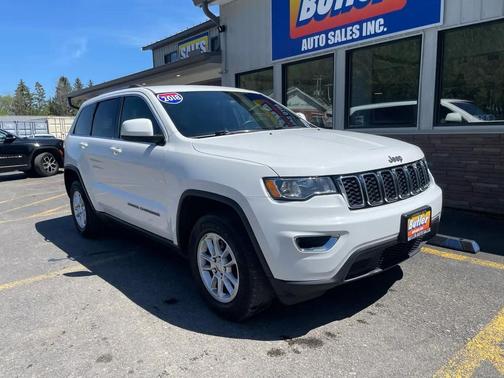 Bright White Clearcoat 2018 Jeep Grand Cherokee Laredo E