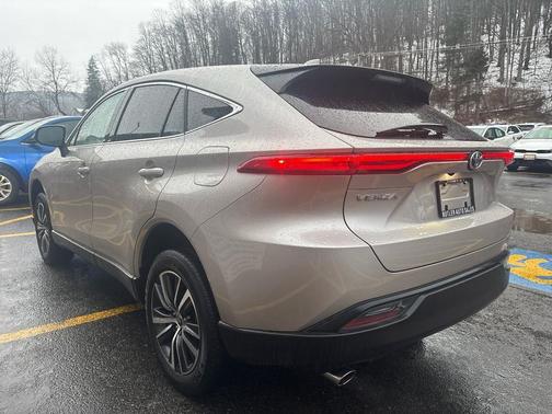 2023 Toyota Venza LE