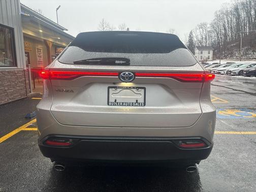 2023 Toyota Venza LE