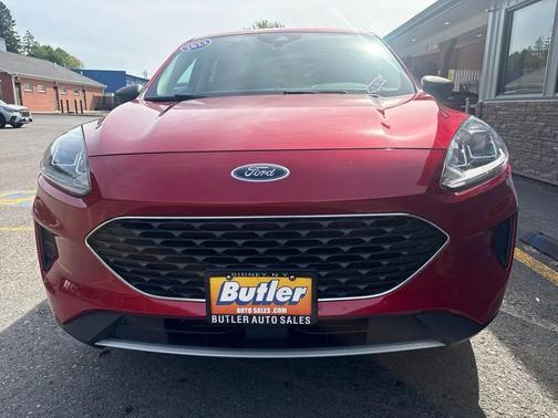 Rapid Red Metallic Tinted Clearcoat 2022 Ford Escape SE