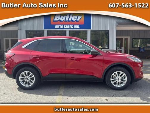 Rapid Red Metallic Tinted Clearcoat 2022 Ford Escape SE