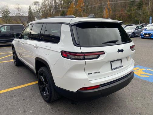 2022 Jeep Grand Cherokee L Altitude
