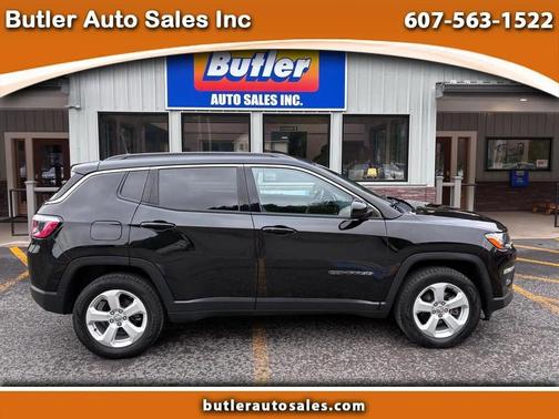 Diamond Black Crystal Pearlcoat 2019 Jeep Compass Latitude