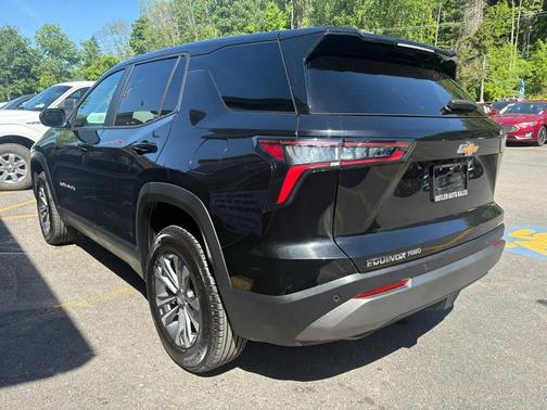 Mosaic Black Metallic 2026 Chevrolet Equinox 1LT