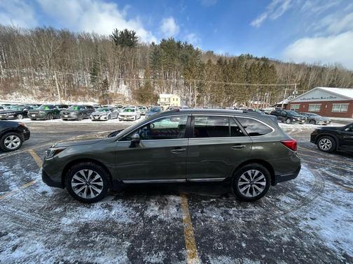 2019 Subaru Outback 2.5i Touring