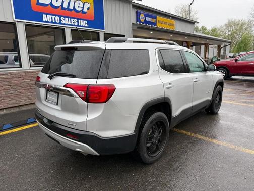 Quicksilver Metallic 2018 GMC Acadia SLE-2