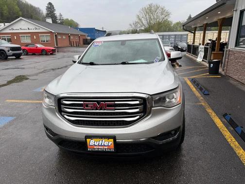 Quicksilver Metallic 2018 GMC Acadia SLE-2