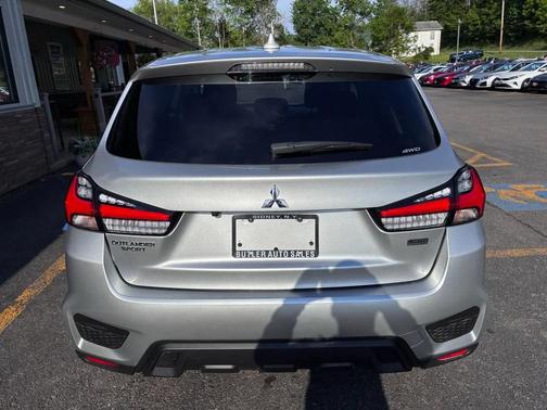 Alloy Silver Metallic 2025 Mitsubishi Outlander Sport 2.0 ES