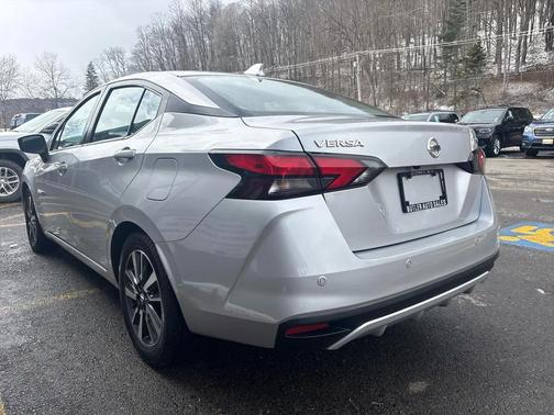 2021 Nissan Versa 1.6 SV