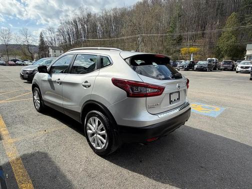 2022 Nissan Rogue Sport SV