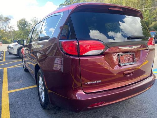 2020 Chrysler Voyager LXI