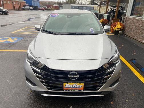 2023 Nissan Versa 1.6 SV