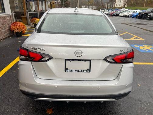 2023 Nissan Versa 1.6 SV