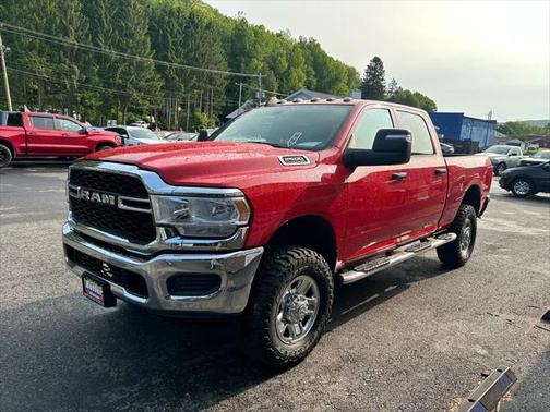 2023 RAM 2500 Tradesman Crew Cab 4x4 6'4' Box