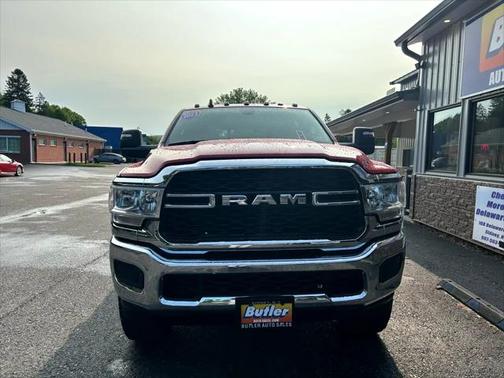 2023 RAM 2500 Tradesman Crew Cab 4x4 6'4' Box
