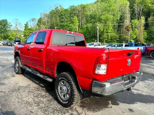 2023 RAM 2500 Tradesman Crew Cab 4x4 6'4' Box
