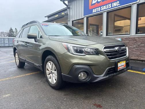 Wilderness Green Metallic 2019 Subaru Outback 2.5i Premium