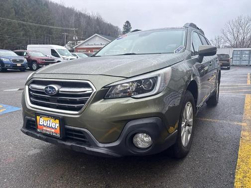 Wilderness Green Metallic 2019 Subaru Outback 2.5i Premium