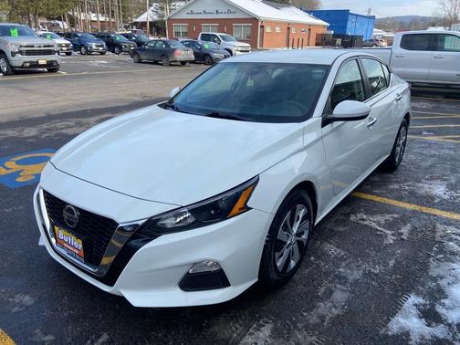 2022 Nissan Altima 2.5 SV