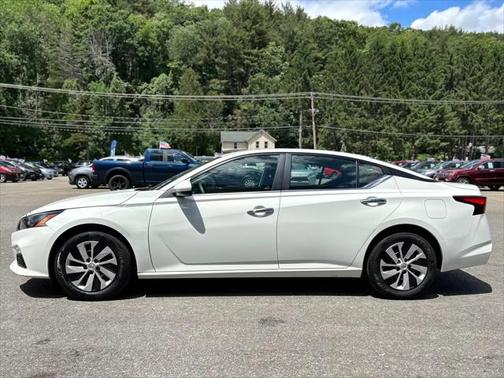 2022 Nissan Altima 2.5 SV