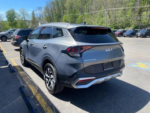 Everlasting Silver 2025 Kia Sportage EX