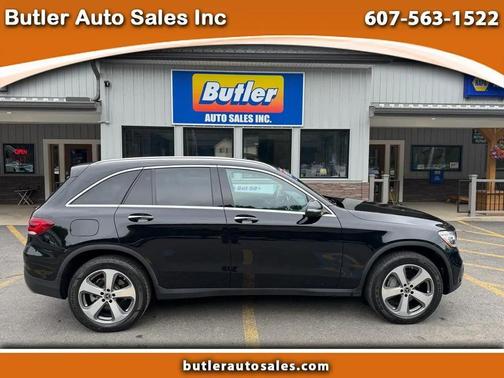 Black 2022 Mercedes-Benz GLC 300 4MATIC