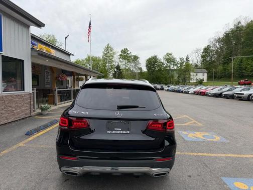 Black 2022 Mercedes-Benz GLC 300 4MATIC