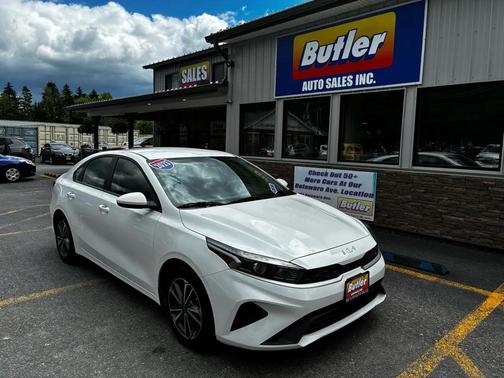 Snow White Pearl 2023 Kia Forte LXS
