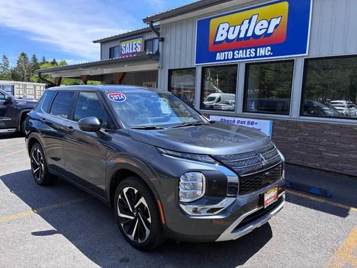 Gray 2024 Mitsubishi Outlander SE