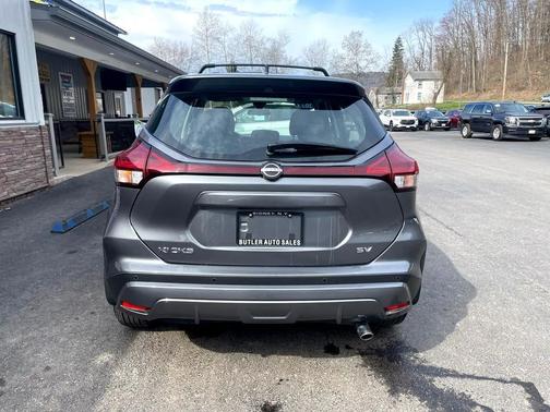 2023 Nissan Kicks SV