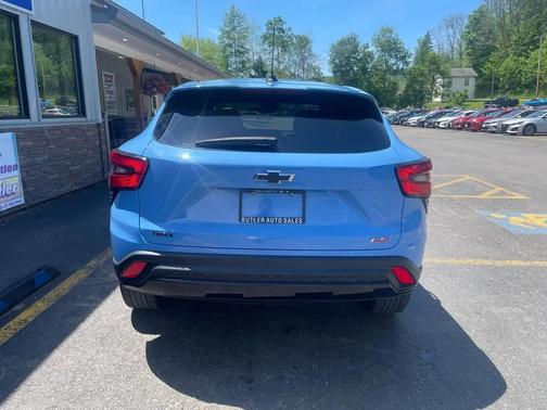 Fountain Blue 2024 Chevrolet Trax FWD 1RS